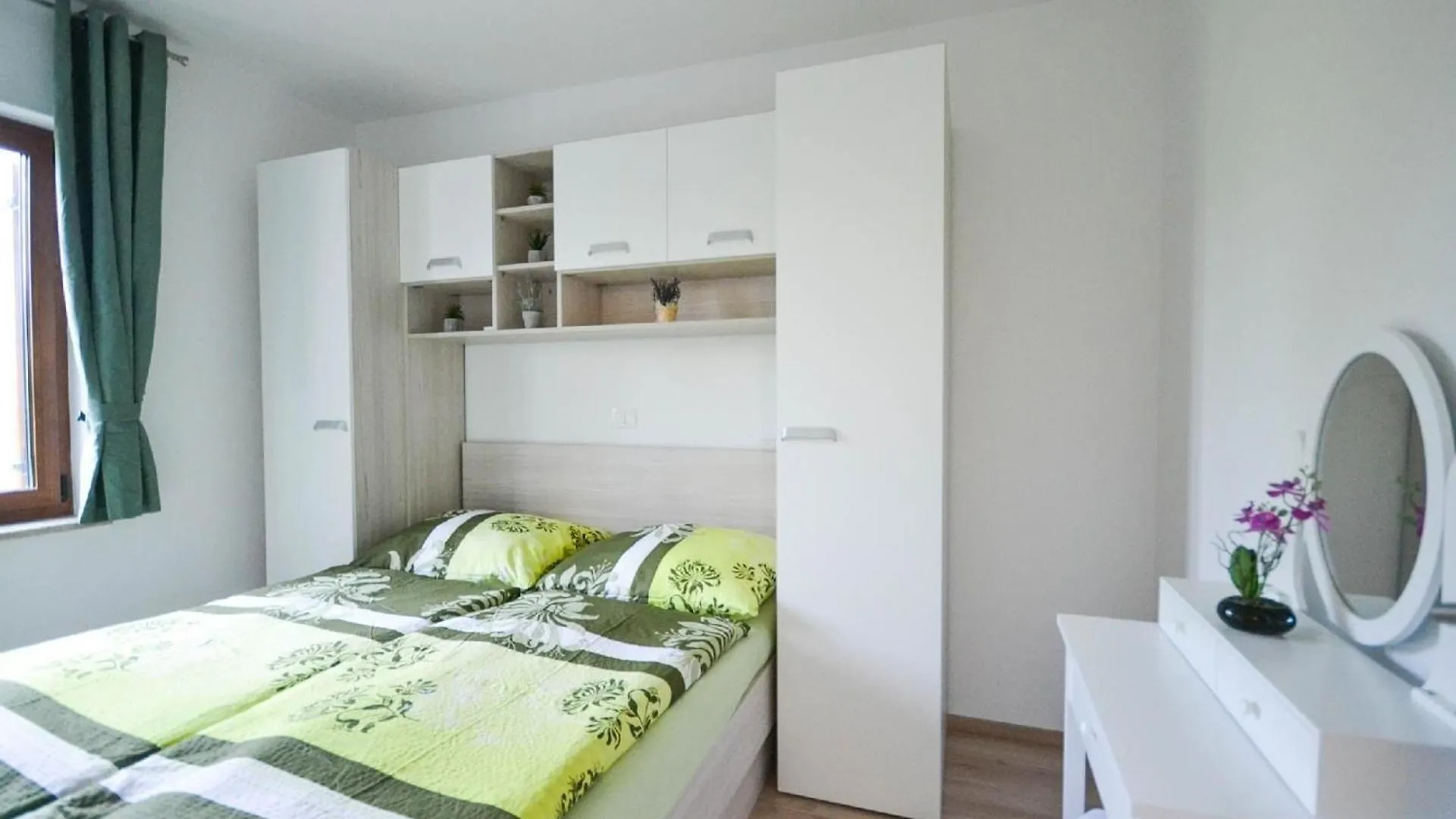 Modernes Apartment In Novigrad Mit Privatem Parkplatz Karpinjan