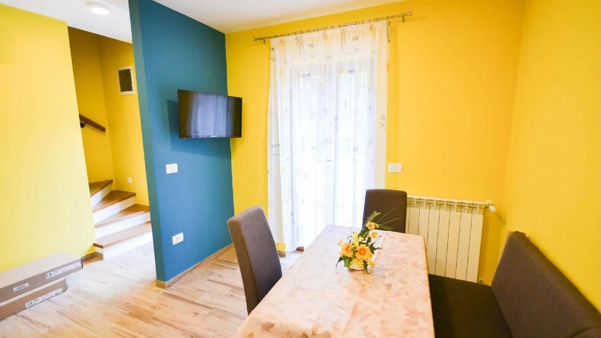 Modernes Apartment In Novigrad Mit Privatem Parkplatz Karpinjan